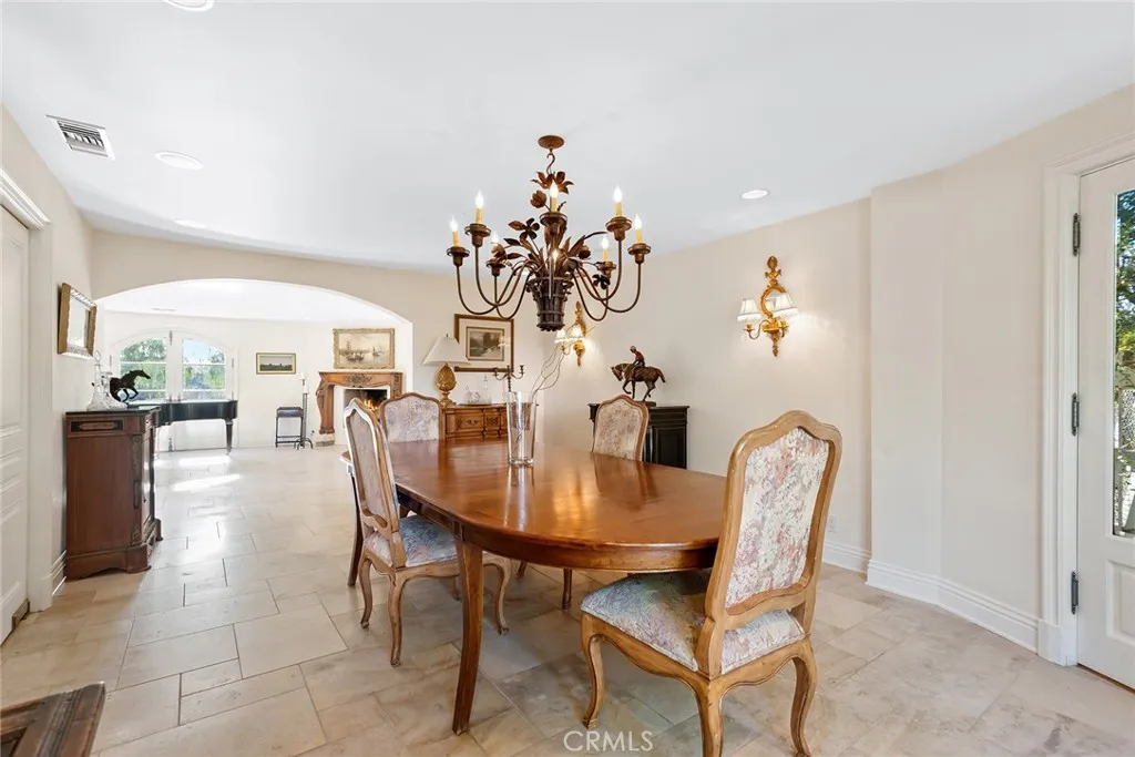5747 Hoback Glen Road, Hidden Hills, California 91302 home-pic-13