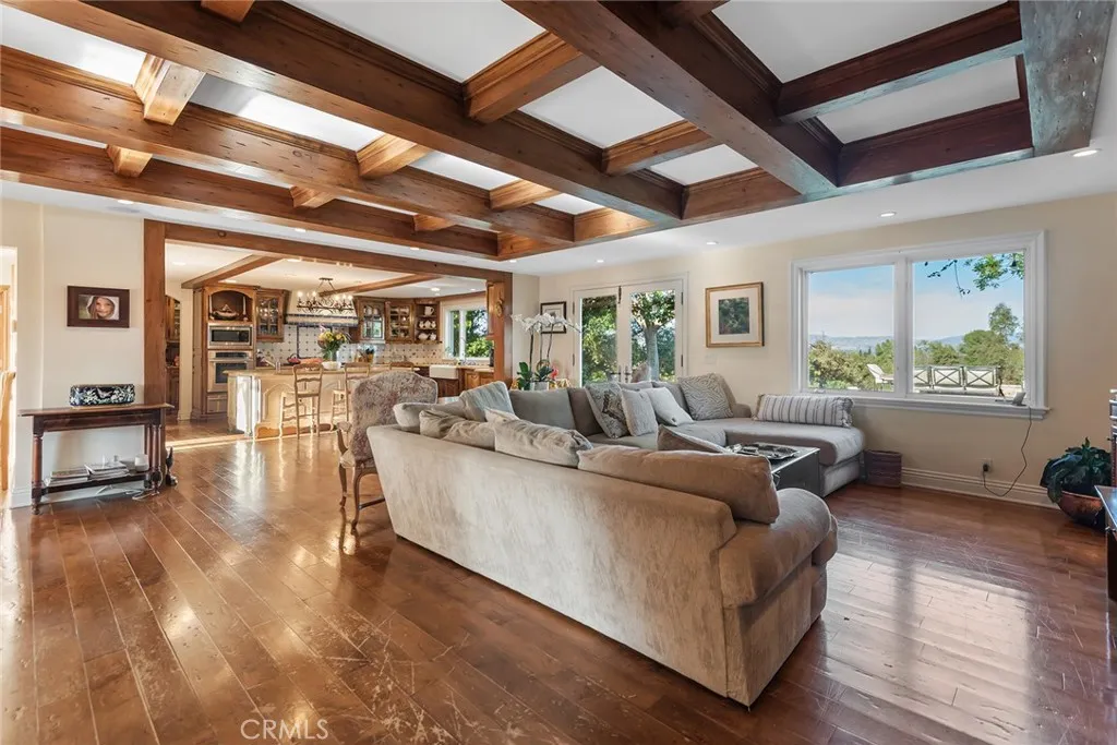 5747 Hoback Glen Road, Hidden Hills, California 91302 home-pic-11