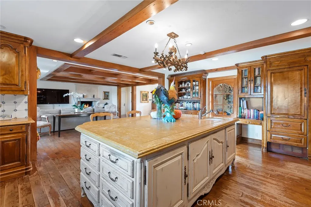 5747 Hoback Glen Road, Hidden Hills, California 91302 home-pic-7