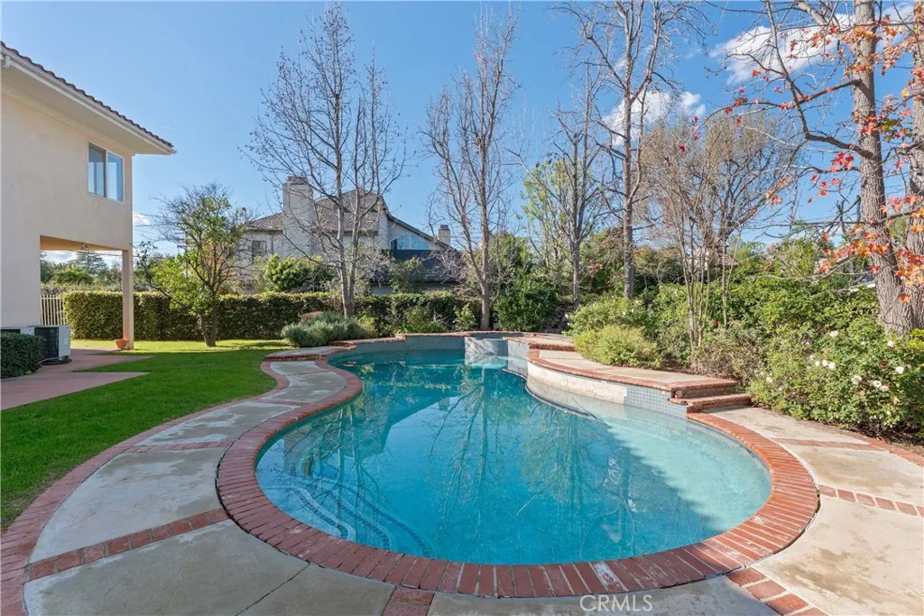 23023 Hatteras Street, Woodland Hills, California 91367 home-pic-37