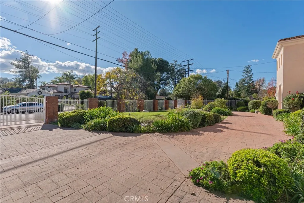 23023 Hatteras Street, Woodland Hills, California 91367 home-pic-51