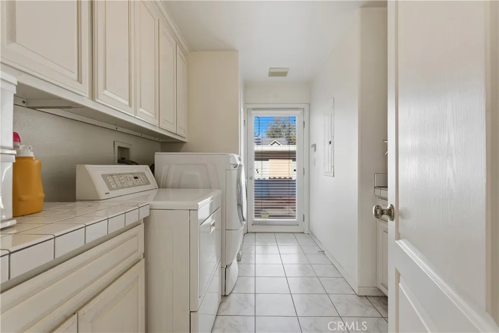 23023 Hatteras Street, Woodland Hills, California 91367 home-pic-35
