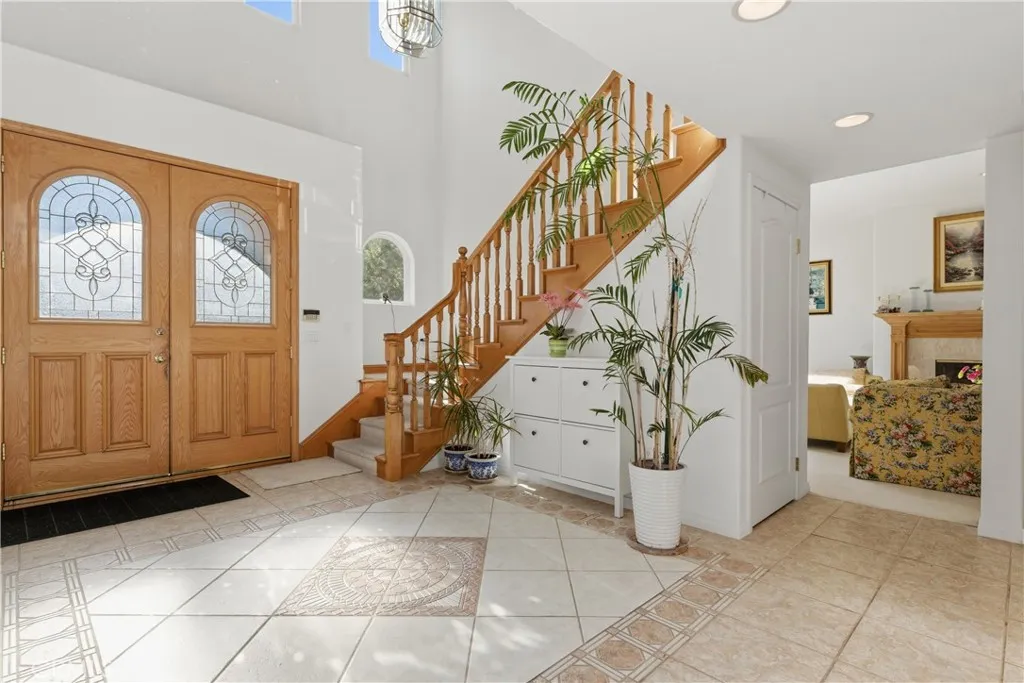 23023 Hatteras Street, Woodland Hills, California 91367 home-pic-18