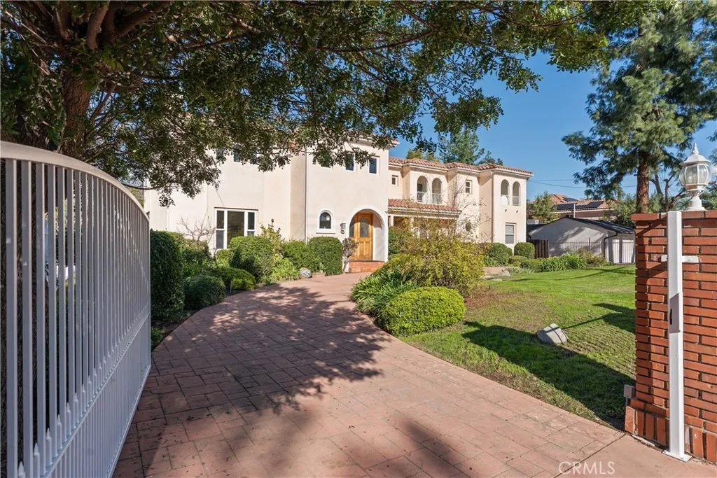 23023 Hatteras Street, Woodland Hills, California 91367 home-pic-46
