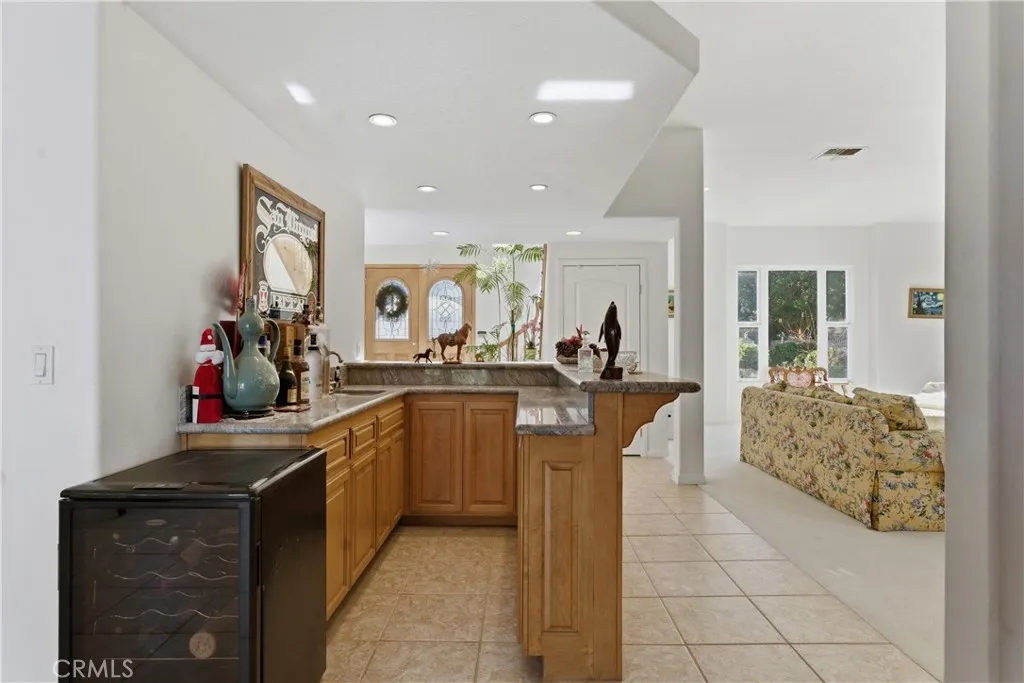23023 Hatteras Street, Woodland Hills, California 91367 home-pic-7