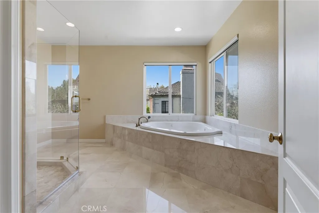 23023 Hatteras Street, Woodland Hills, California 91367 home-pic-26