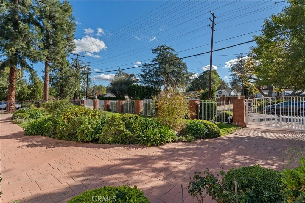23023 Hatteras Street, Woodland Hills, California 91367 home-pic-52