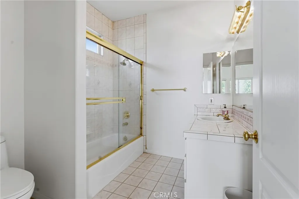 23023 Hatteras Street, Woodland Hills, California 91367 home-pic-29