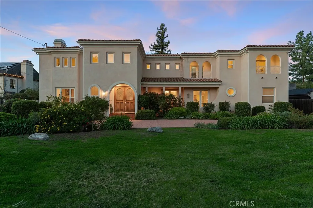 23023 Hatteras Street, Woodland Hills, California 91367 home-pic-4