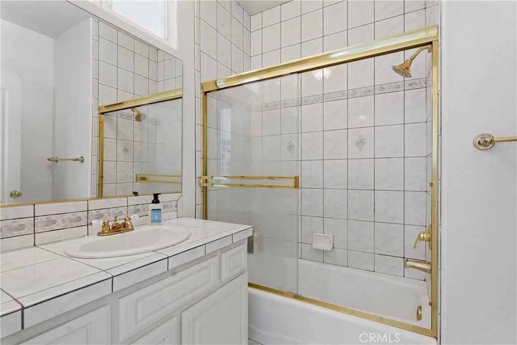 23023 Hatteras Street, Woodland Hills, California 91367 home-pic-32