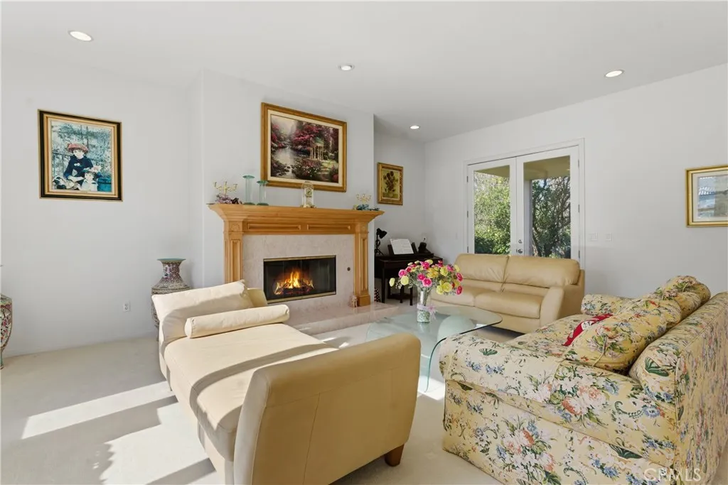 23023 Hatteras Street, Woodland Hills, California 91367 home-pic-6