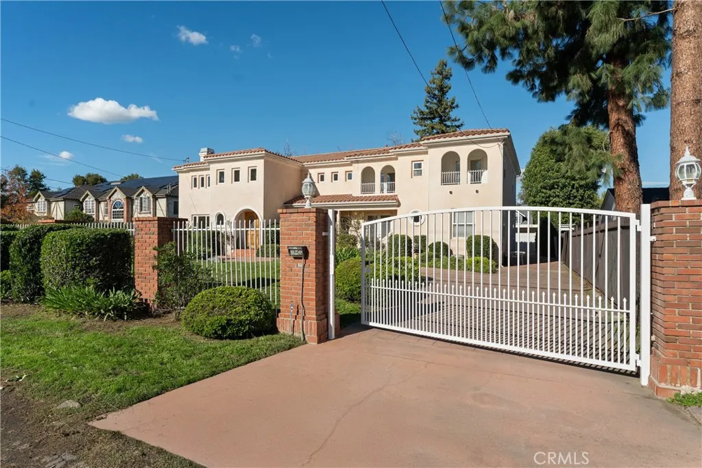 23023 Hatteras Street, Woodland Hills, California 91367 home-pic-48