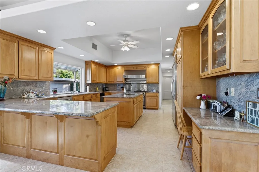 23023 Hatteras Street, Woodland Hills, California 91367 home-pic-11