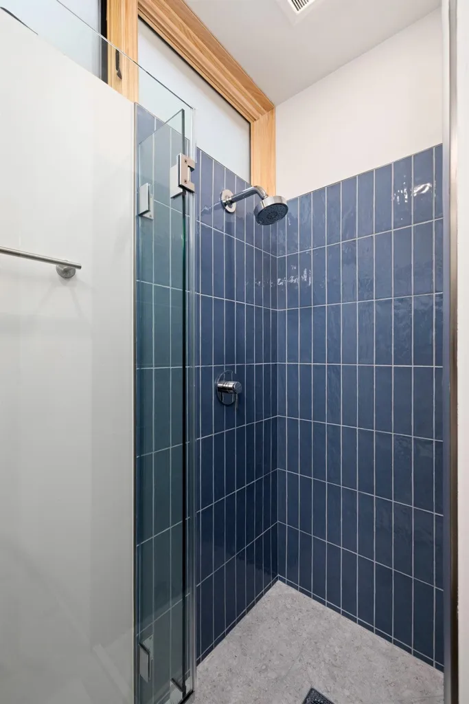 817 Jones, Berkeley, California 94710 home-pic-17