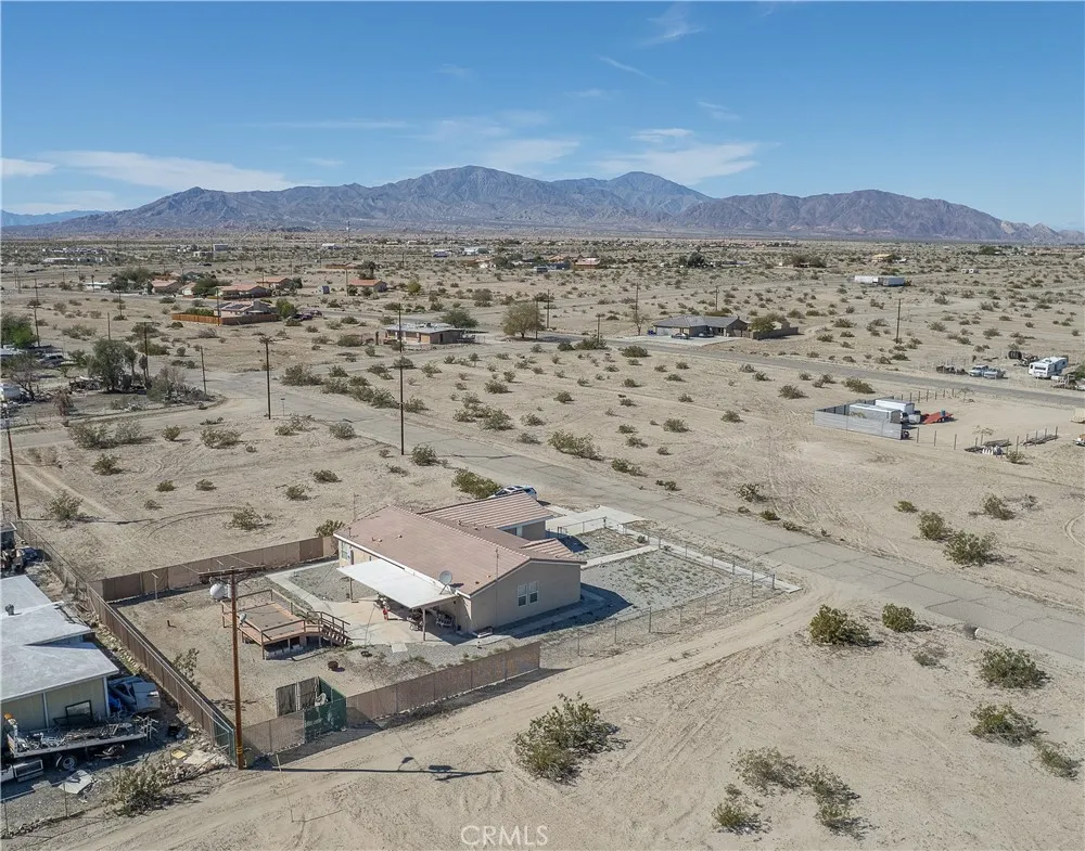 1253 Coral Avenue, Thermal, California 92274 home-pic-5