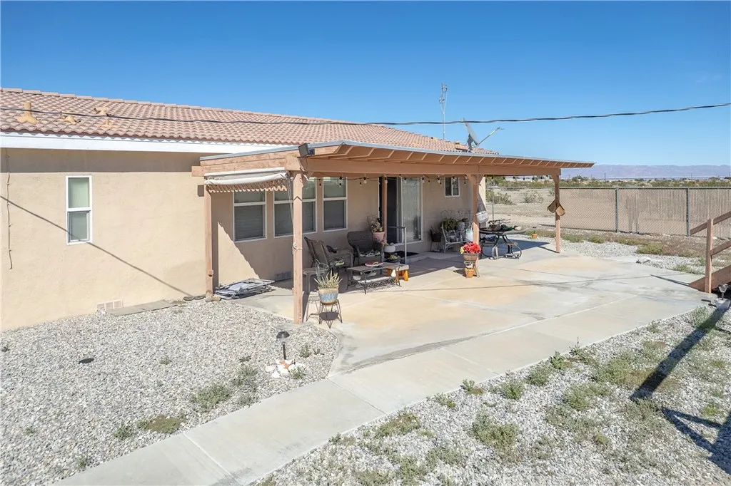 1253 Coral Avenue, Thermal, California 92274 home-pic-7