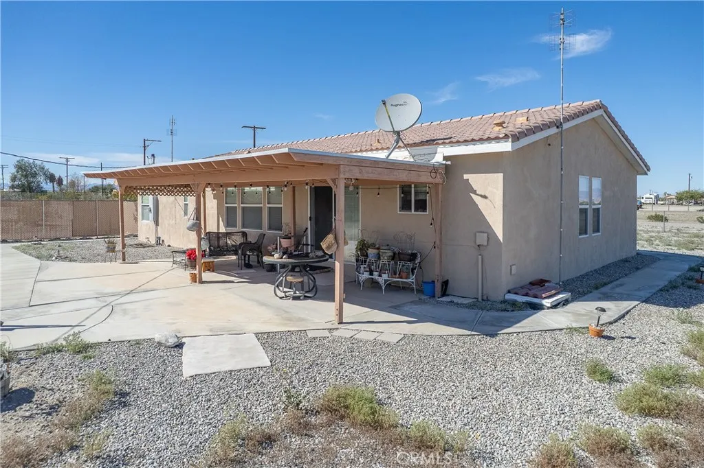 1253 Coral Avenue, Thermal, California 92274 home-pic-8