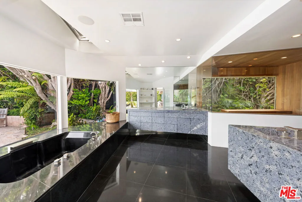 29020 Cliffside Drive, Malibu, California 90265 home-pic-33
