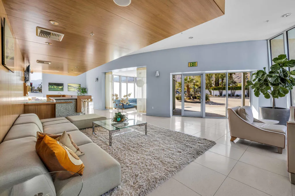 1028 E Palm Canyon Drive 207, Palm Springs, California 92264 home-pic-37