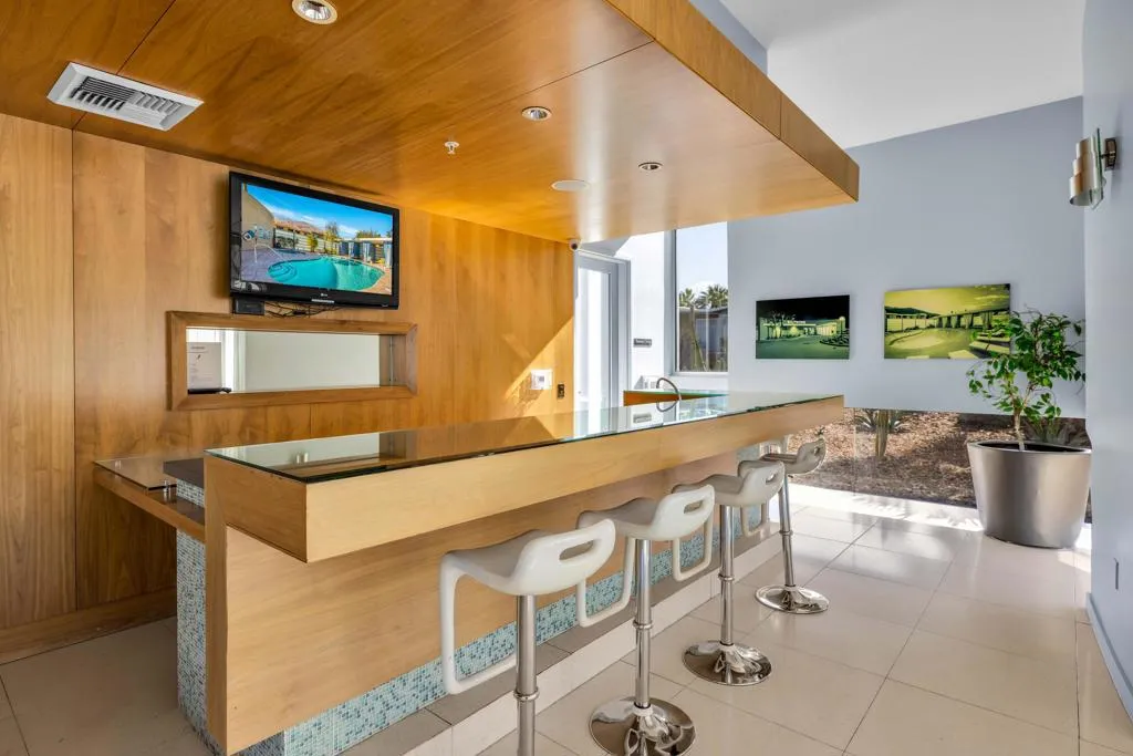 1028 E Palm Canyon Drive 207, Palm Springs, California 92264 home-pic-35