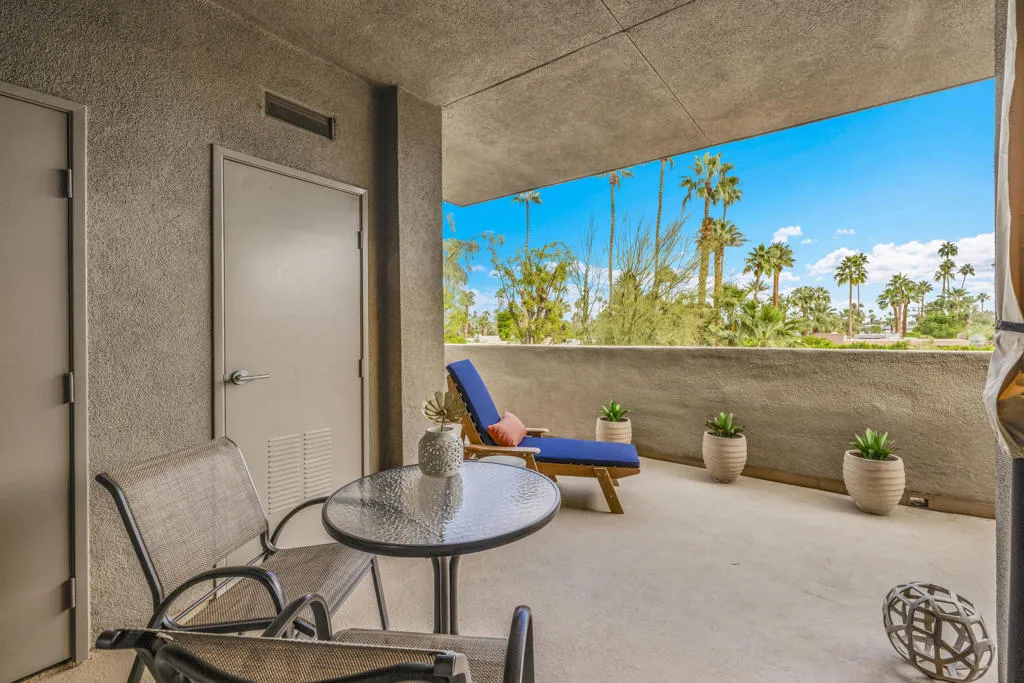 1028 E Palm Canyon Drive 207, Palm Springs, California 92264 home-pic-31