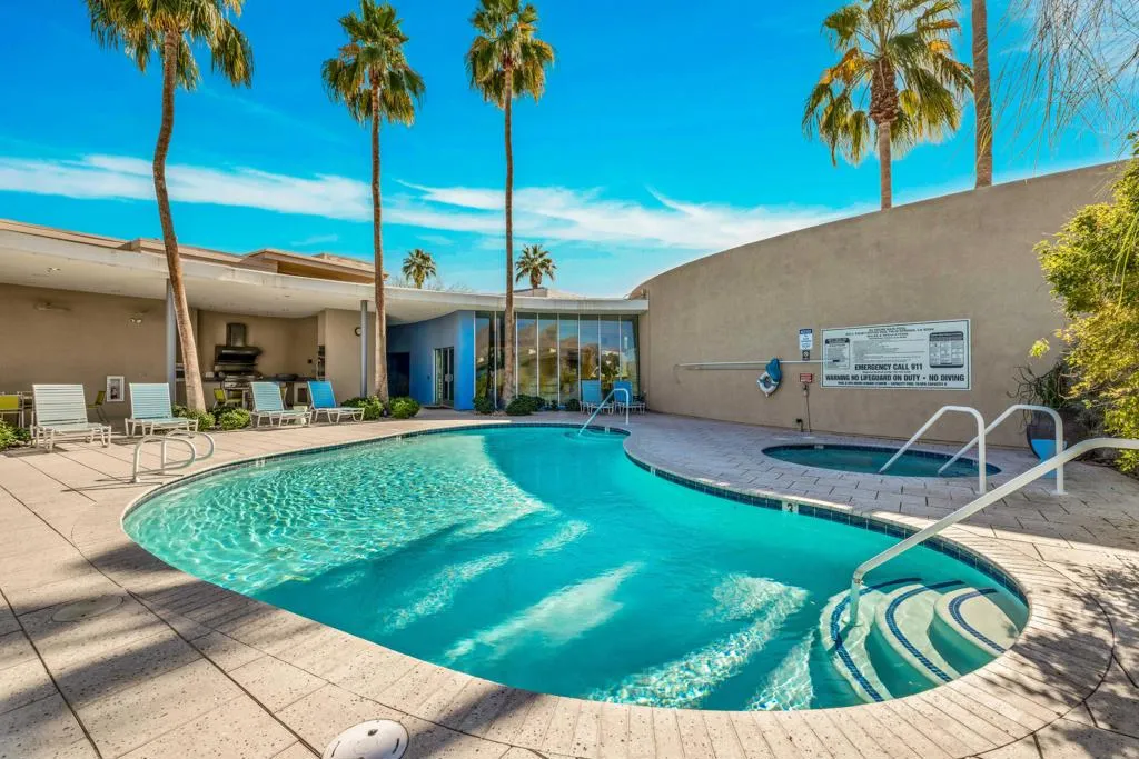 1028 E Palm Canyon Drive 207, Palm Springs, California 92264 home-pic-41