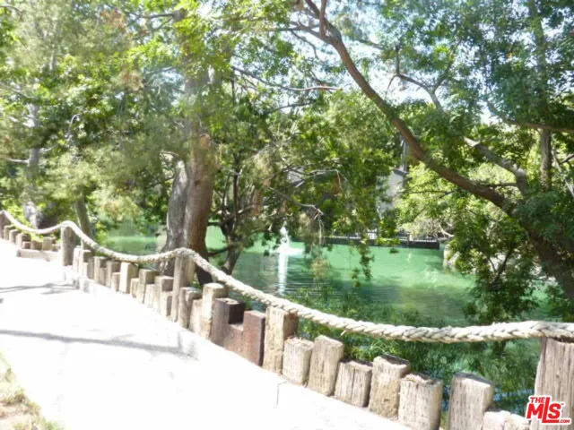 3305 Raintree Circle, Culver City, California 90230