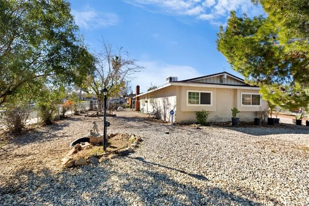 15873 La Paz Drive, Victorville, California 92395 home-pic-8