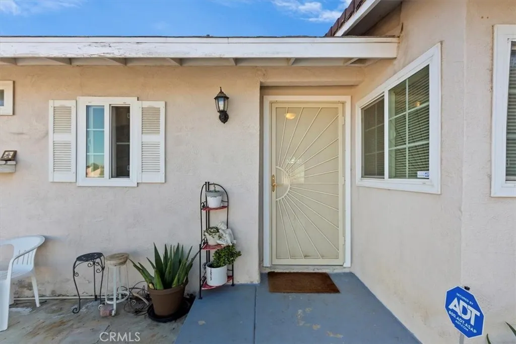 15873 La Paz Drive, Victorville, California 92395 home-pic-9