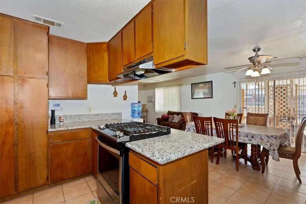 15873 La Paz Drive, Victorville, California 92395 home-pic-19