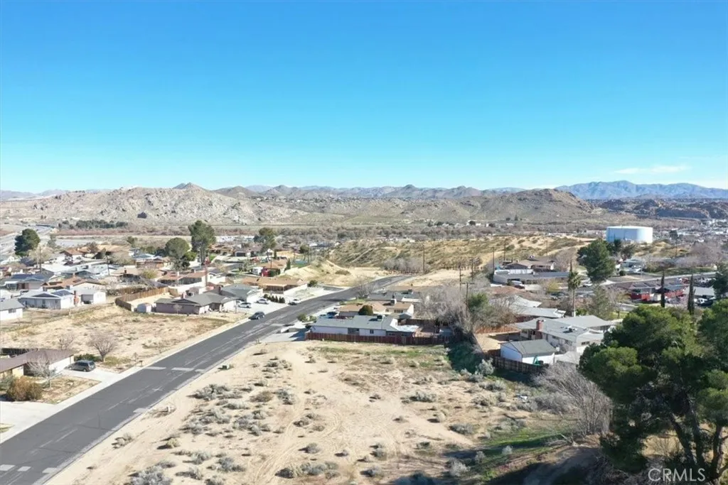 15873 La Paz Drive, Victorville, California 92395 home-pic-40