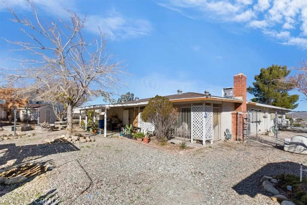 15873 La Paz Drive, Victorville, California 92395 home-pic-42