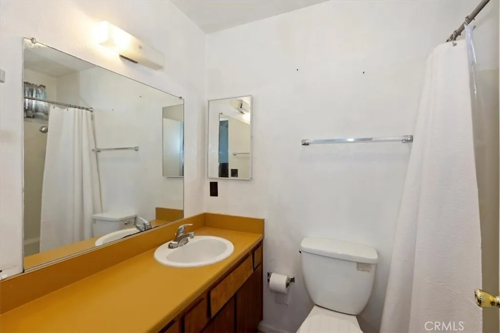 15873 La Paz Drive, Victorville, California 92395 home-pic-27