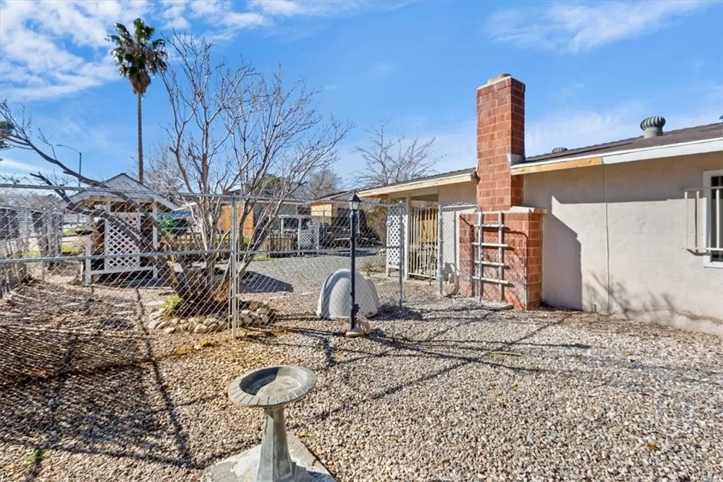 15873 La Paz Drive, Victorville, California 92395 home-pic-29