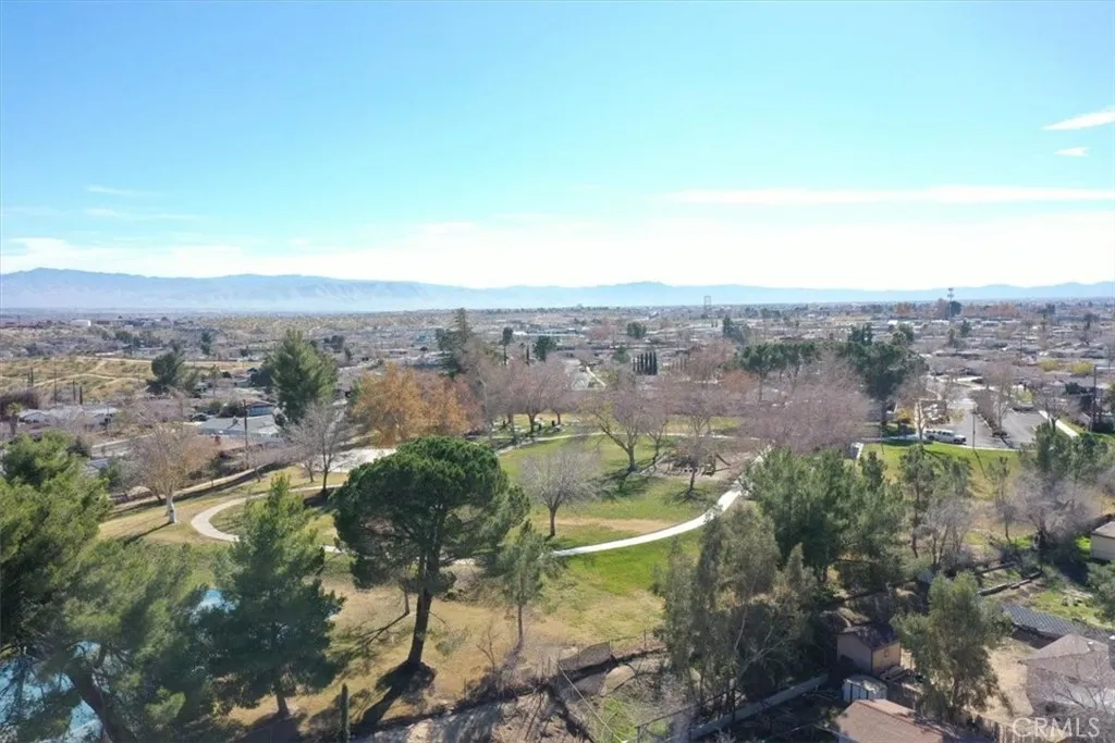 15873 La Paz Drive, Victorville, California 92395 home-pic-39