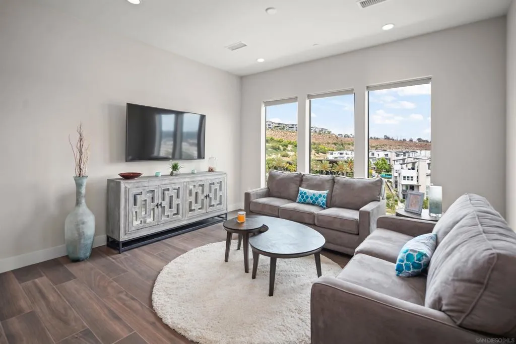 8573 Aspect Drive, San Diego, California 92108 home-pic-7