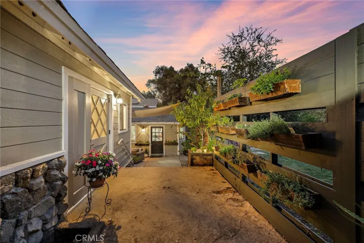 20462 Pine Road, Trabuco Canyon, California 92679