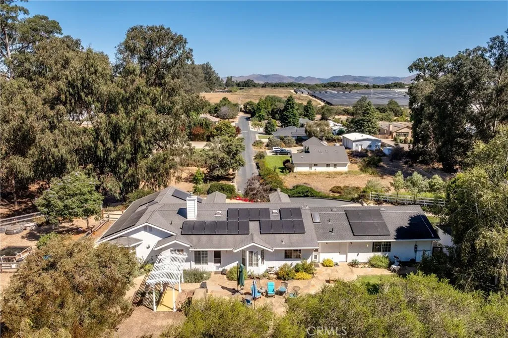 760 Black Oak Lane, Nipomo, California 93444 home-pic-32