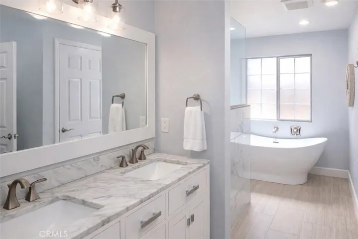 Primary En-suite Bath