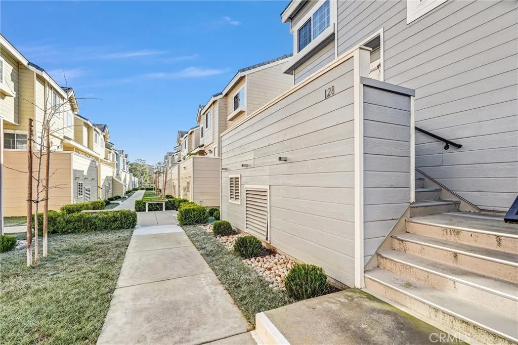 2800 Plaza Del Amo 128, Torrance, California 90503 home-pic-1