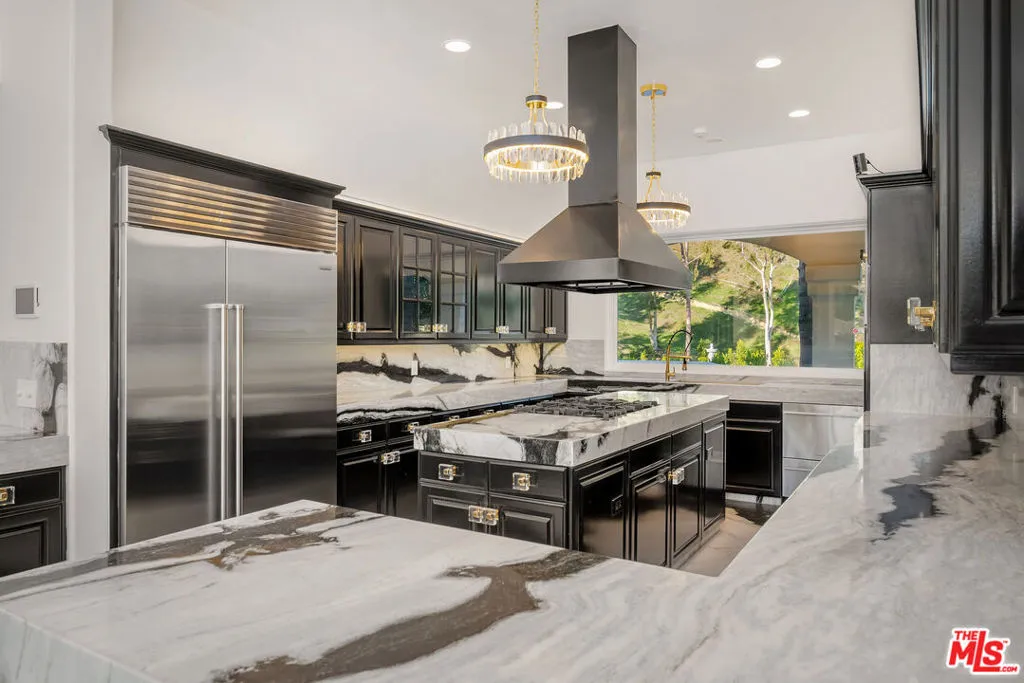 25665 Mulholland Highway, Calabasas, California 91302 home-pic-12