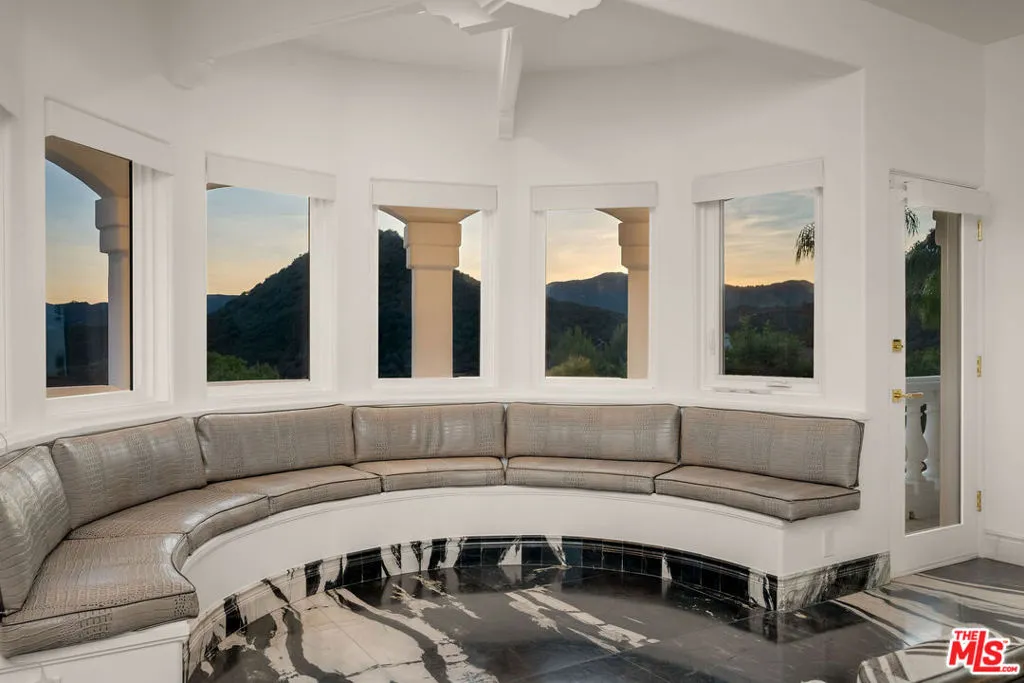 25665 Mulholland Highway, Calabasas, California 91302 home-pic-31