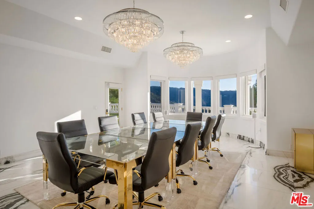 25665 Mulholland Highway, Calabasas, California 91302 home-pic-18