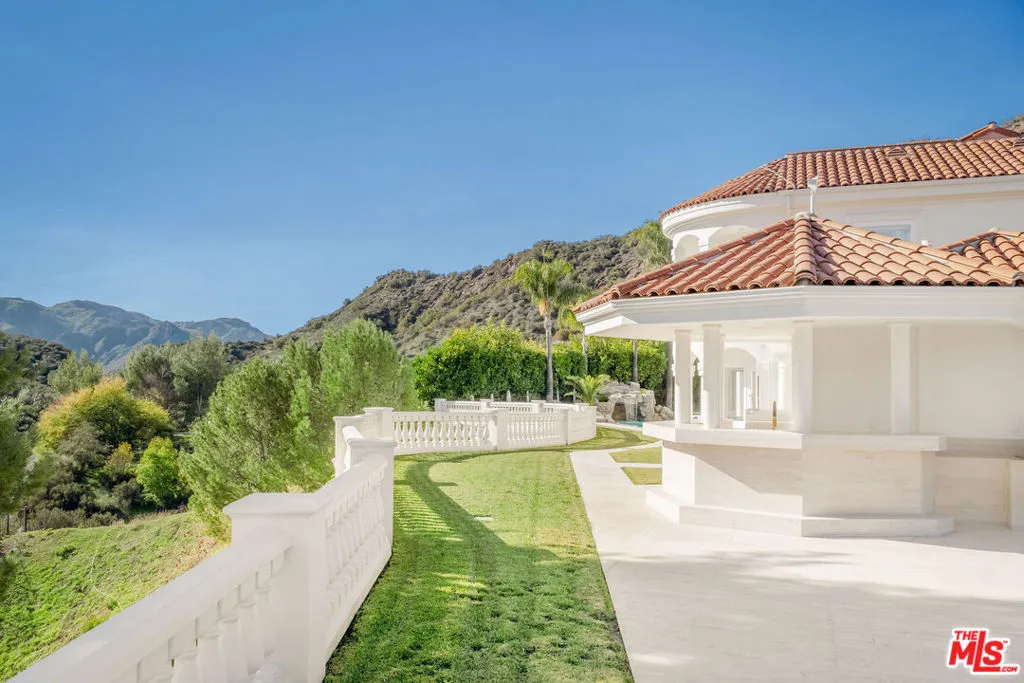 25665 Mulholland Highway, Calabasas, California 91302 home-pic-36
