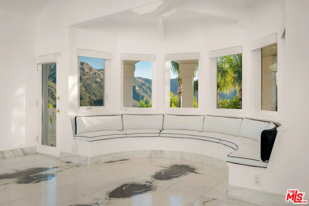 25665 Mulholland Highway, Calabasas, California 91302 home-pic-24