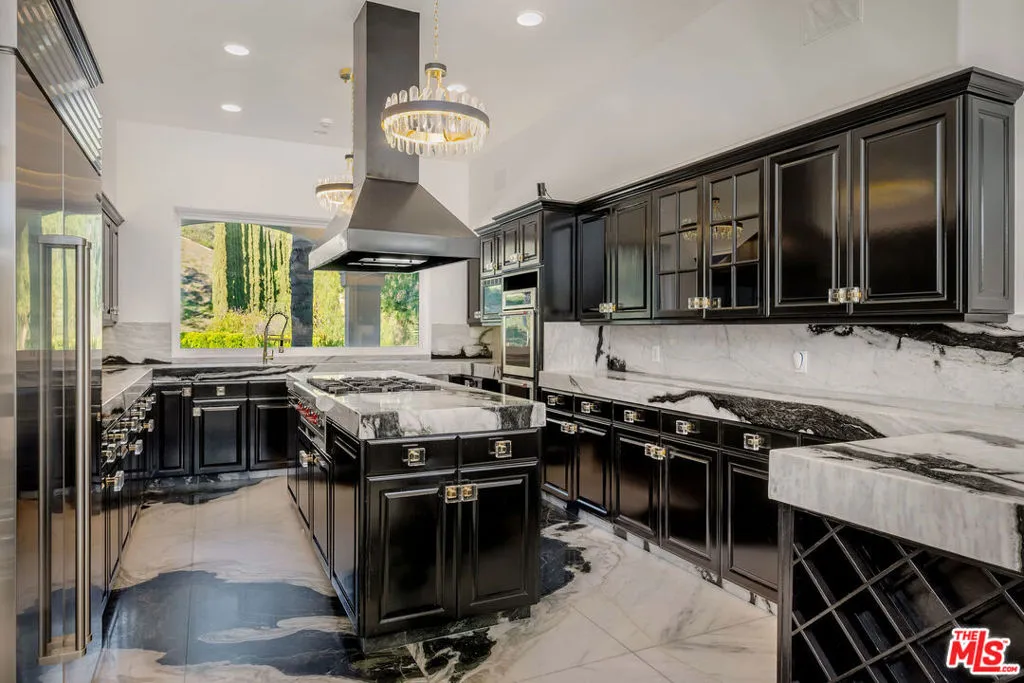 25665 Mulholland Highway, Calabasas, California 91302 home-pic-11