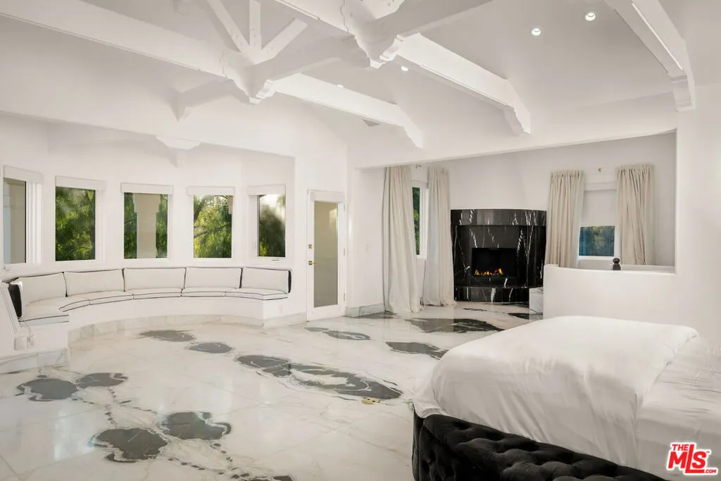 25665 Mulholland Highway, Calabasas, California 91302 home-pic-25
