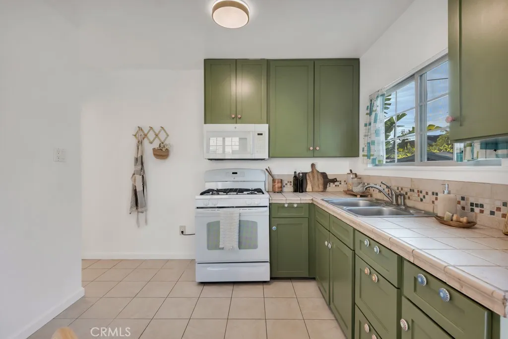 3118 Glenhurst Ave, Los Angeles, California 90039 home-pic-13