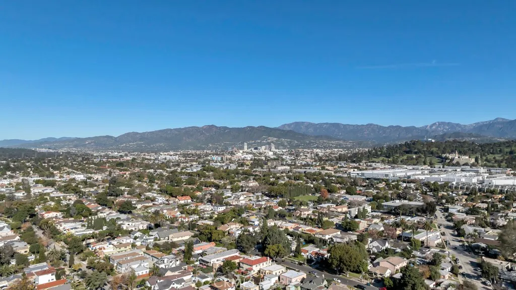 3118 Glenhurst Ave, Los Angeles, California 90039 home-pic-38