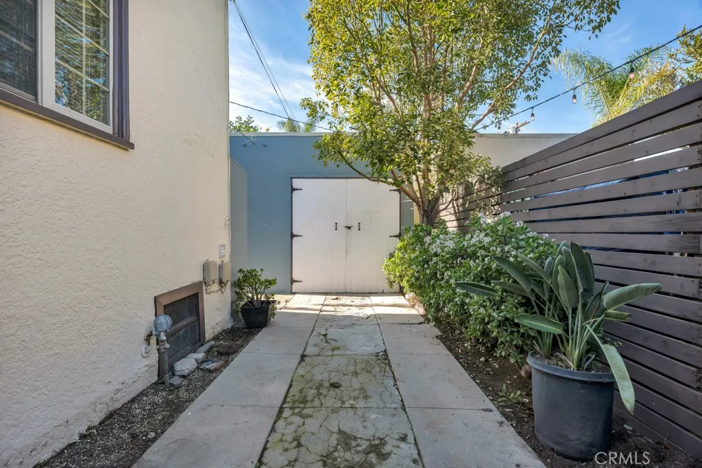 3118 Glenhurst Ave, Los Angeles, California 90039 home-pic-21